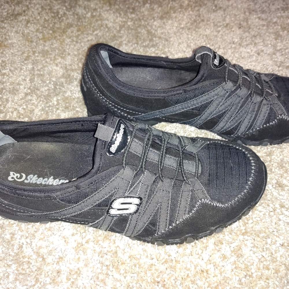 Women's Skechers size 7
